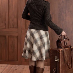 Vintage plaid checkered knee length skirt with stitches
