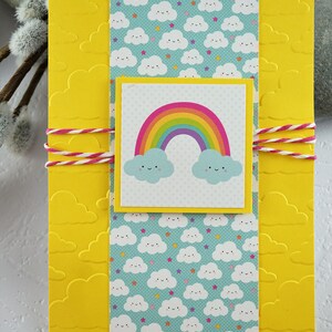 Yellow greeting card, cloud motif, birthday card, rainbow, Carte de voeux jaune, motif nuage, carte de fête