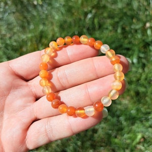 Elegantes Karneol Armband: Handgefertigter Edelstein Schmuck für positive Energie