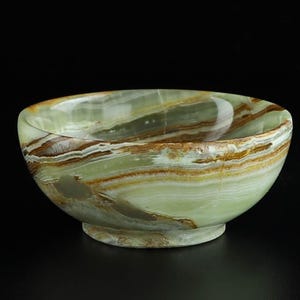 Stunning Green Onyx Crystal Bowl - Home Décor, Crystal Collection, Healing Crystals