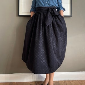 LILI skirt with pockets and ribbon image 3