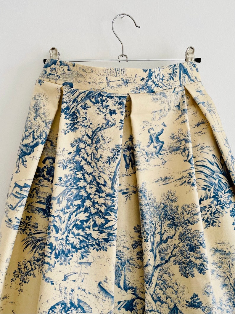 Faltenrock mit Taschen Toile de Jouy Bild 3