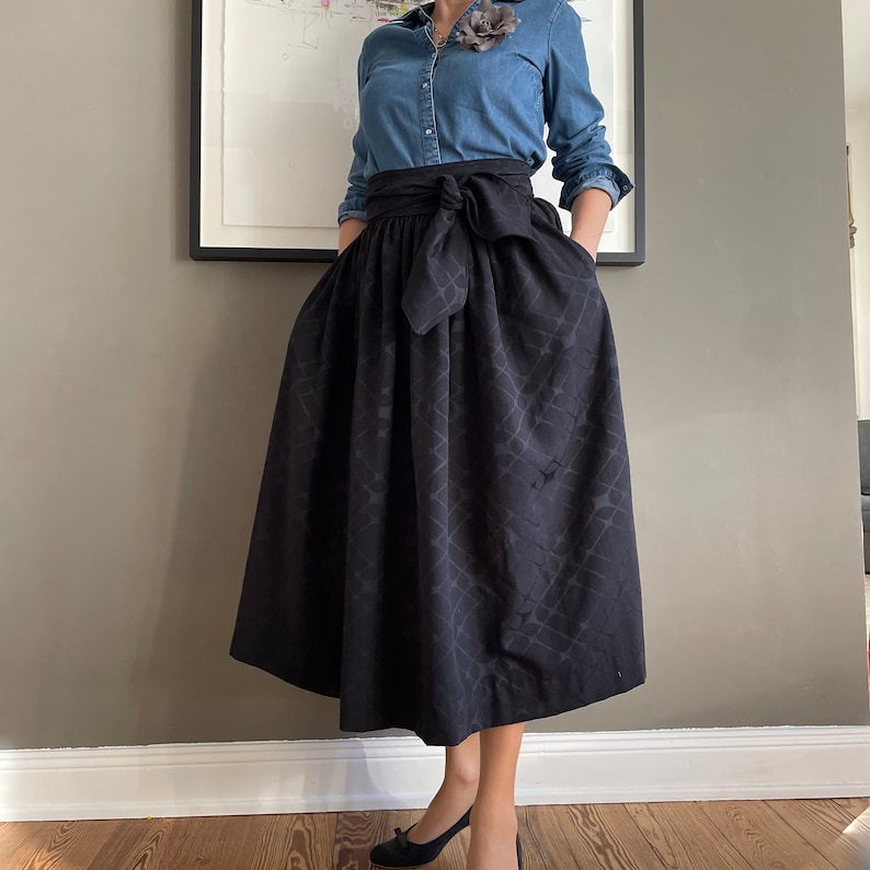 LILI skirt with pockets and ribbon image 2