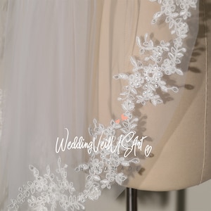 Lace veil,Wedding veil,Flowers veil,Bridal veil,Short veil,Fingertip veil,Sequins veil,Sparkle veil,Floral veil ivory,Custom veil,Comb veil