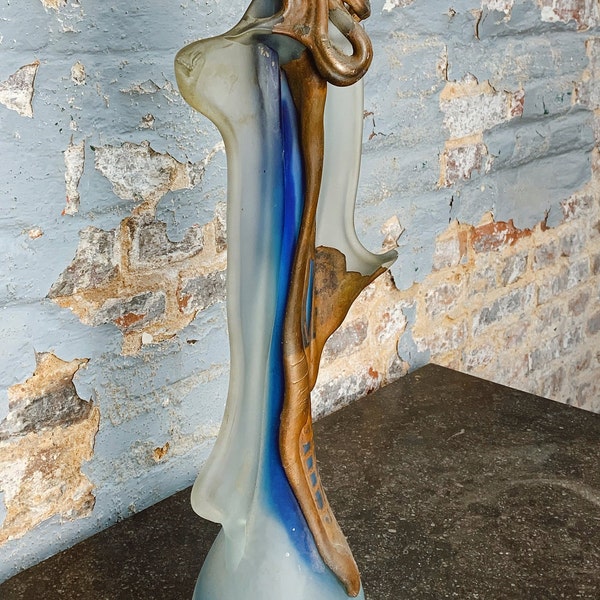 Vase en pâte de verre et cuivre