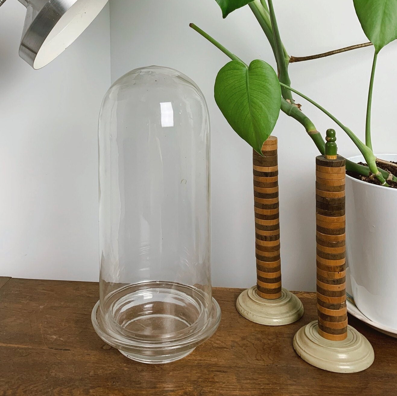 ANCIENNE BOULE GLOBE lampe pétrole verre dépoli gravé meulé décors