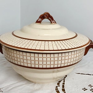 Earthenware soup tureen from Longchamp, Colmar model