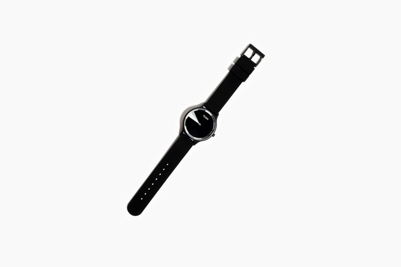 Tian watch black-white with silicon strap image 4