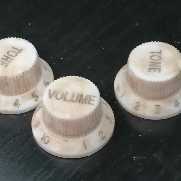 Aged Stratocaster Control knob set. (White)