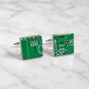 Abotoaduras em formato de placa de circuito impresso, estilo chip de computador PCB verde, presente perfeito para geeks de tecnologia e programadores, acessórios ideais para casamentos.