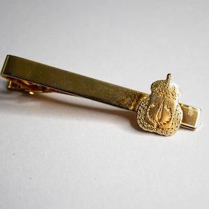 Spinka do krawata w stylu vintage inspirowana stylem militarnym