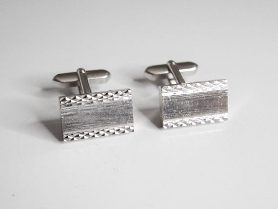 Stylish Silver Rectangular Cufflinks with Texture… - image 1