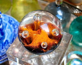 ケイスネス、レッド ミニ ムーンフラワーと呼ばれるガラスのペーパー