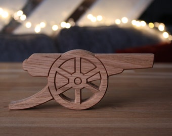 Arsenal cannon carved in solid oak, Gunners 2024