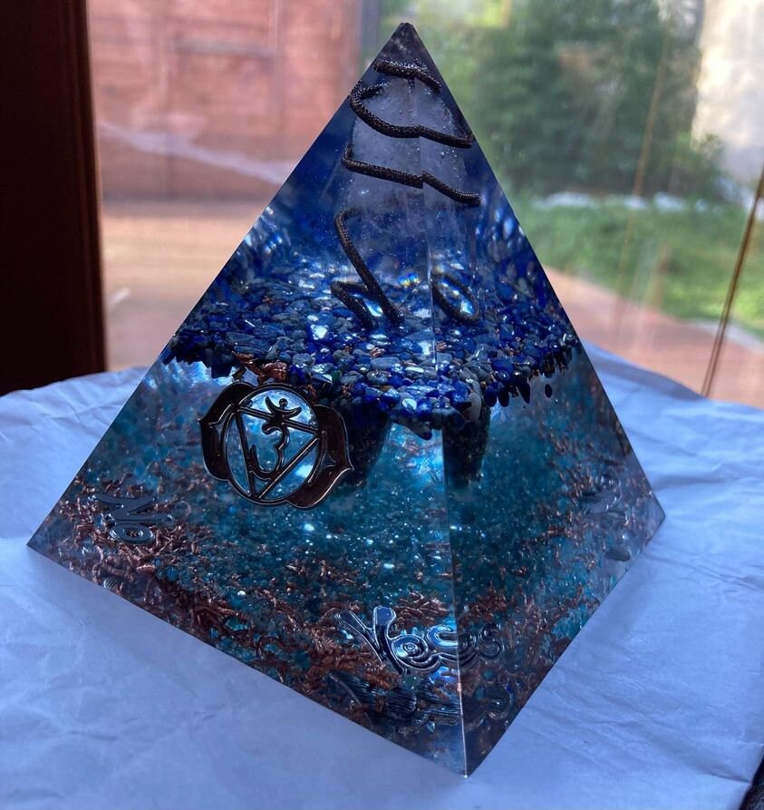 Grandes Pyramides Spéciales Chakras