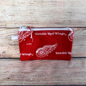 NHL Detroit Red Wing Hockey Team Zipper Coin Purse, Credit Card Wallet, Zipper Earbud Storage, Hockey Fan Gift, Small Jewelry Organizer Bag