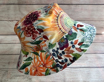 Floral Sun Hat, Ladies Reversible 3 inch Brim Summer Gardening Hat, Gift for Mom, Cotton Bucket Hat, Packable Sun Protection Beachwear