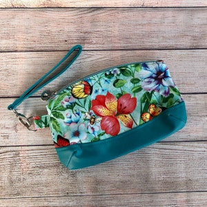 Wristlet Purse - Small Purse with Strap, Clutch Bag, Clematis Wristlet Clutch, Pouch Purse, Ladies Purse, Gift for Her, Ladies Gift