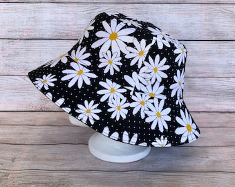 Ladies Summer Sun Hat, Reversible Cotton Gardening Hat, Pretty Gift for Mom, Packable Beachwear, Birthday Gift for Her, White Daisy Flowers