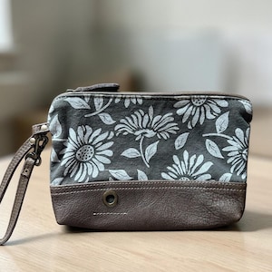 Sunflower Wristlet | Makeup Bag | Womens Pouch | Gifts for Her