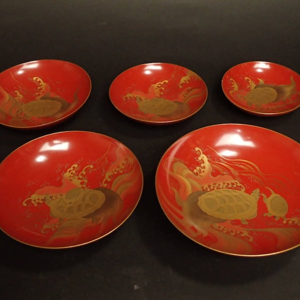 Beautiful Set of five Large Japanese Meiji/Taisho (early 20thC) Lacquer Sake Cups (Sakazuki), Minogame