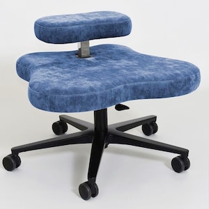 Ergonomischer Stuhl bei Rückenproblemen DESK CHAIR for active cross legged sitting_ CLASSIC version_black base_colour sky