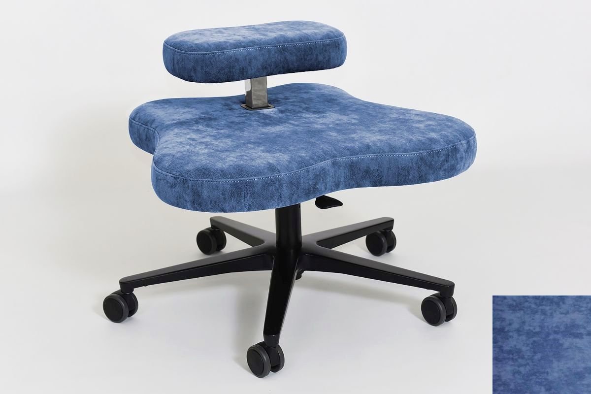 Ergonomischer Stuhl bei Rückenproblemen DESK CHAIR for active cross legged sitting_ CLASSIC version_black base_colour sky