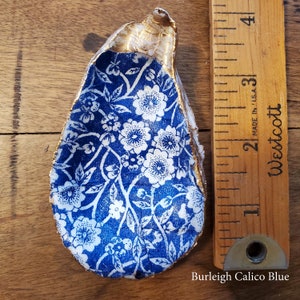 Decoupage Natural Oyster Shell Ring / Trinket Dish Blue and White Pattern with Gold Edging Burleigh Blue Calico