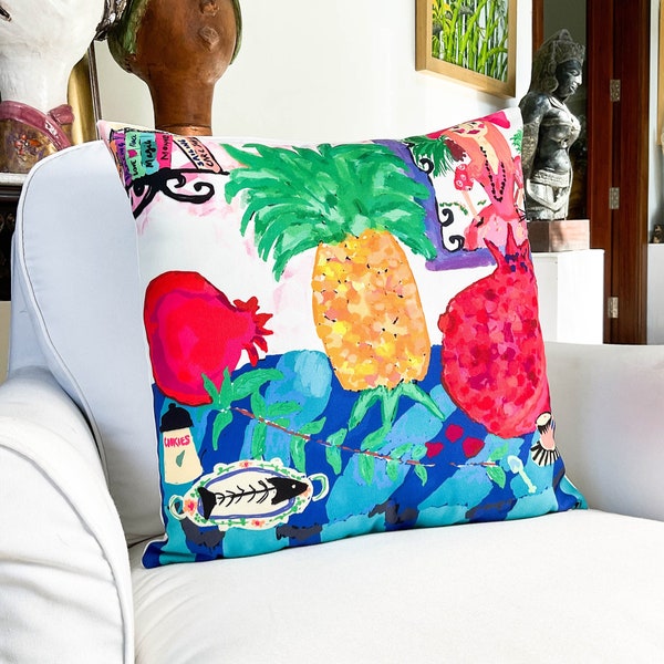 Housse de coussin en toile tropicale / colorée de 18X18 pouces avec des imprimés d’ananas et de grenade dessinés à la main dans des couleurs vives