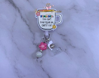 Badgehaspel 'Kan niet uit een lege beker schenken', badgehaspel voor counselor, cadeau voor therapeut, haspel voor geestelijke gezondheid, badgerol voor geestelijke gezondheid, intrekbare badge, kliniekbadge