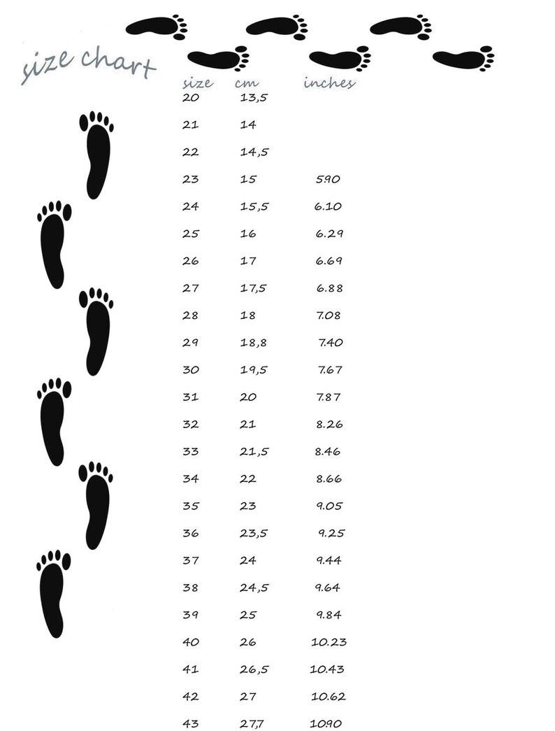 Pu&ograve; includere: Una tabella delle taglie delle scarpe con un grafico di impronta accanto a ogni taglia. La tabella mostra le taglie dalla 20 alla 43, con le misure corrispondenti in centimetri e pollici.