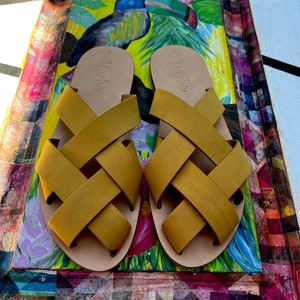 Peep toe  sandals / Greek leather sandals / Women flat shoes / Sandales cuir femme / Peep toe / Sandales grecques  : Hariklia