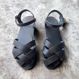 Sandales d'été à bouts ouverts, chaussures plates, chaussures pour femmes, sandales grecques, sandales anciennes, sandales beige naturel, chaussures d'atelier, claquettes : Michaela image 1
