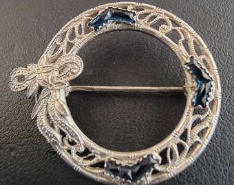 Antique edwardian sterling silver wreath brooch