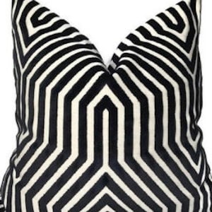 Schumacher Vanderbilt Velvet Pillow Cover in Noir, Black Pillows, Chevron Velvet  Pillow, Decorative Pillows