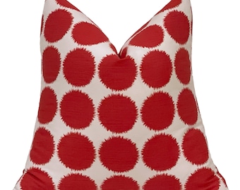 Funda de almohada Schumacher Fuzz en rojo, decorativa, de diseño, para salas de estar y terrazas, de una o dos caras.