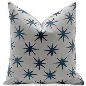 Peter Dunham Starstruck Kissenbezug in Indigo Blau, dekoratives Kissen