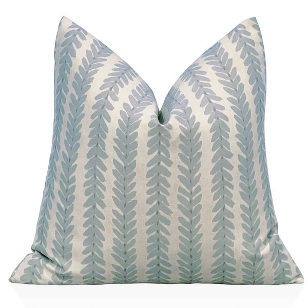 Schumacher Woodperry Kissenbezug in Blau, Dekokissen, Bettkissen, Designerkissen