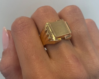Unisex Gold Seal Ring Vintage Style Ring 18k Yellow Gold, Chunky Statement Ring, Signet ring men, Customized signet ring for women