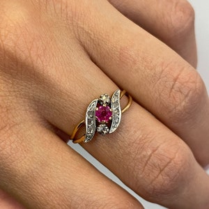 Vintage Ruby Ring - Ruby Engagement Ring - 0.25CT ruby, 18K Yellow gold, Estate Ruby jewelry, Ruby vintage ring, Unique ring, Estate jewelry