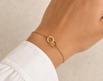 Minimalistische armband fijne kettingringen verweven gehamerd in goud roestvrij staal, cadeau voor haar