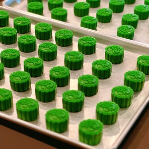 8pcs fresh made pandan coconut Mooncake best gift (over 35 dollar free shipping) image 7
