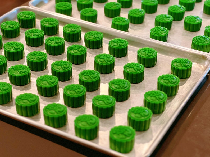 8pcs fresh made pandan coconut Mooncake best gift (over 35 dollar free shipping) image 7