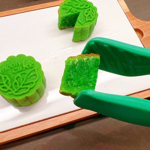 8pcs fresh made pandan coconut Mooncake best gift (over 35 dollar free shipping) image 5