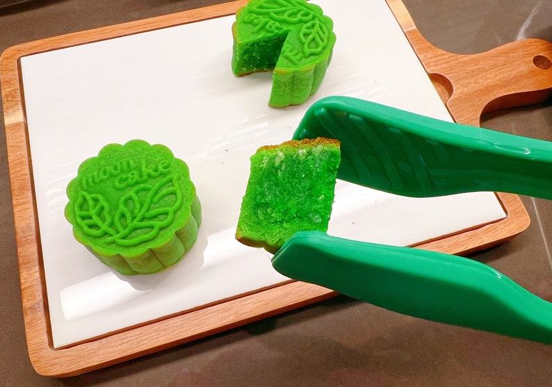 8pcs fresh made pandan coconut Mooncake best gift (over 35 dollar free shipping) image 5