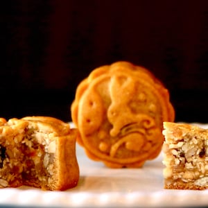 8pcs fresh made Mooncake with dried fruit and nut classic flavor vegan no egg (over 35 dollar free shipping)