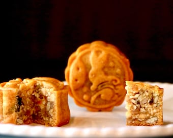8pcs fresh made Traditional Cantonese Nut & Dried Fruit Mooncakes | Vegan | No Egg (over 35 dollar free shipping)
