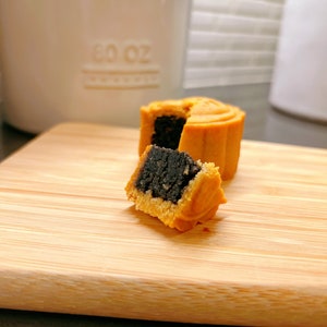 8pcs fresh made Mooncake traditional black sesame paste vegan no egg (over 35 dollar free shipping)