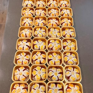8pcs Palace snacks Flower-shaped red bean puff pastry crispy cake layer pastry 50g each fresh made (over 35 dollar free shipping)