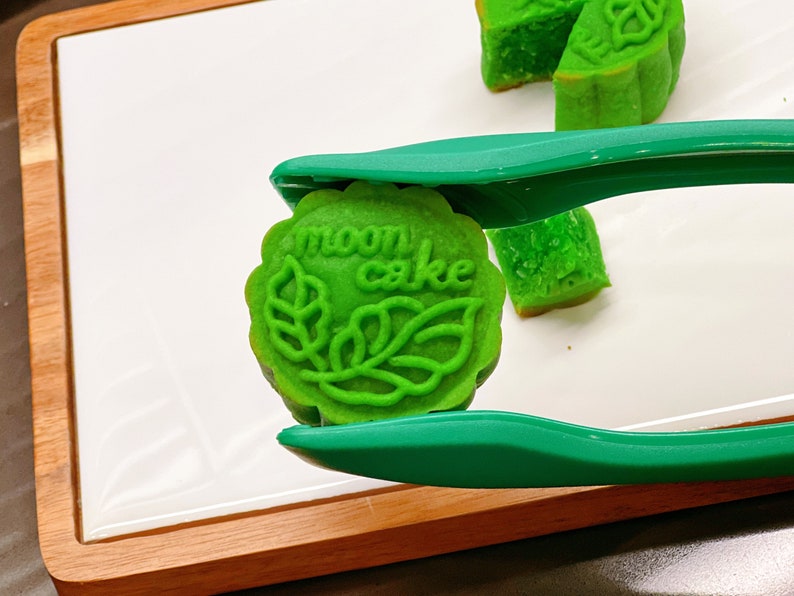 8pcs fresh made pandan coconut Mooncake best gift (over 35 dollar free shipping) image 3